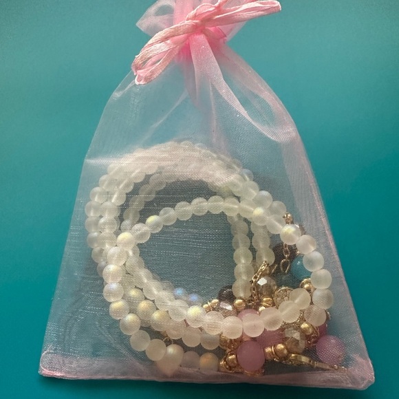 Chic 5 Pcs White Glass Dangling Charms Beaded Bracelet Set Brand New - Picture 4 of 4